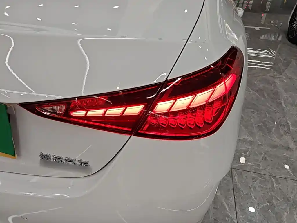 Mercedes-Benz C-Class — миниатюра 8