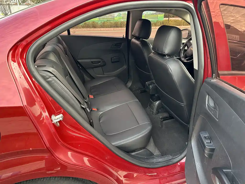 Chevrolet Aveo — миниатюра 10