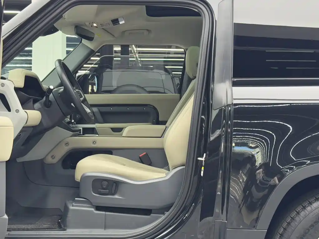 Land Rover Defender — миниатюра 8