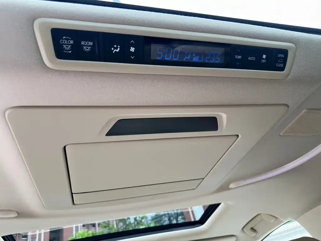 Toyota Alphard — фотографии объявления, Фото 22