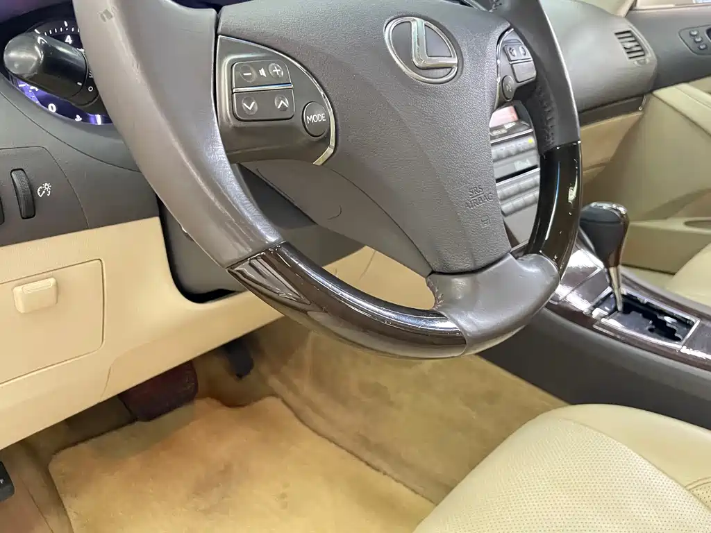 Lexus ES — миниатюра 16