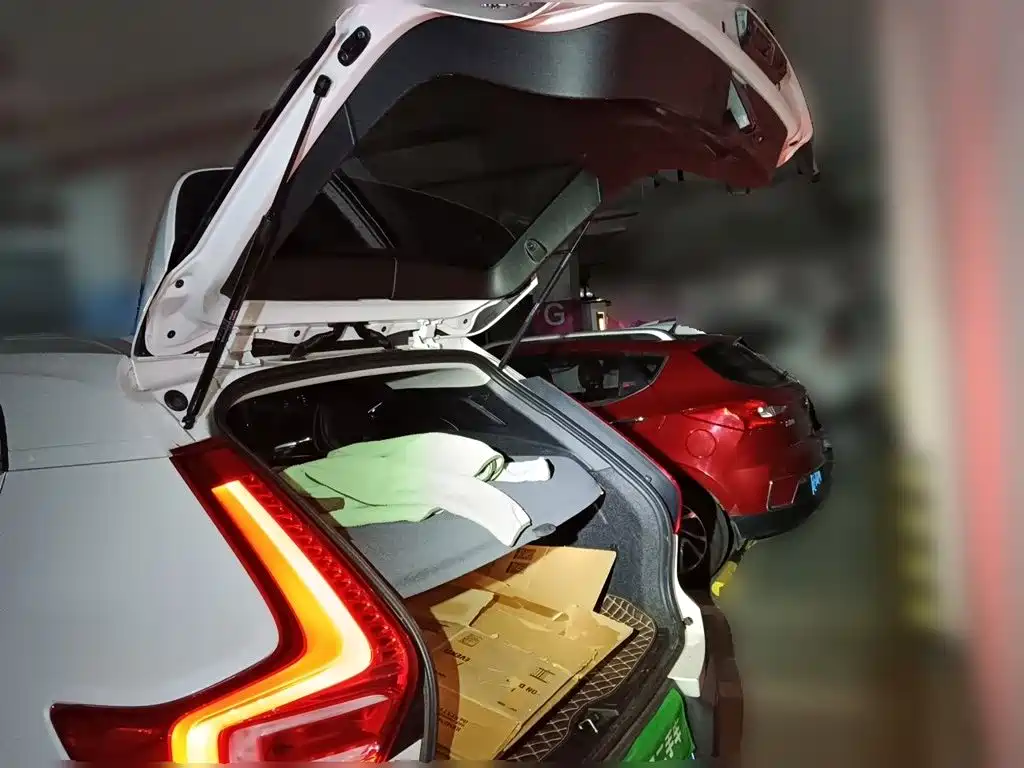 Volvo XC40 — миниатюра 10
