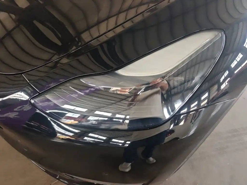 Tesla Model Y — миниатюра 24