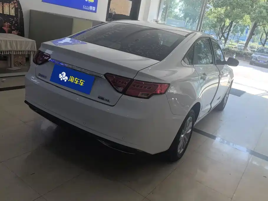 Geely Emgrand GL — миниатюра 3