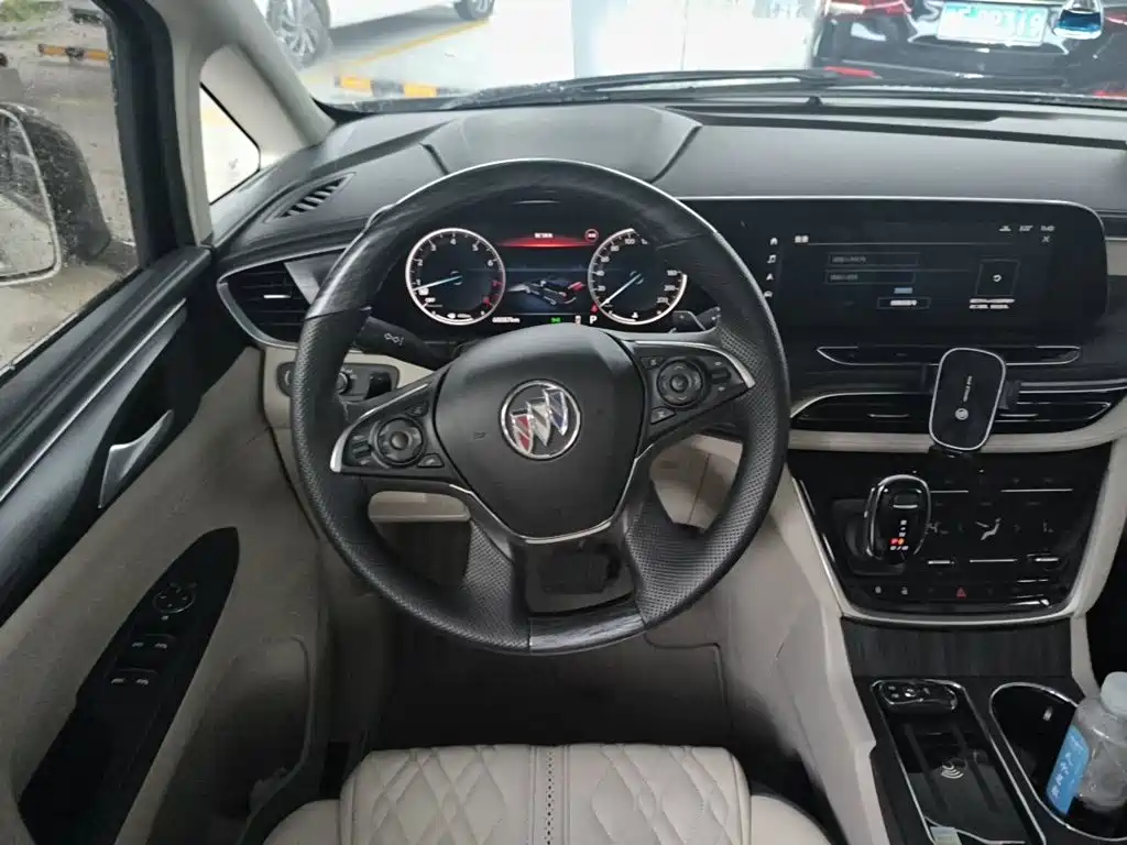 Buick GL8 — миниатюра 3