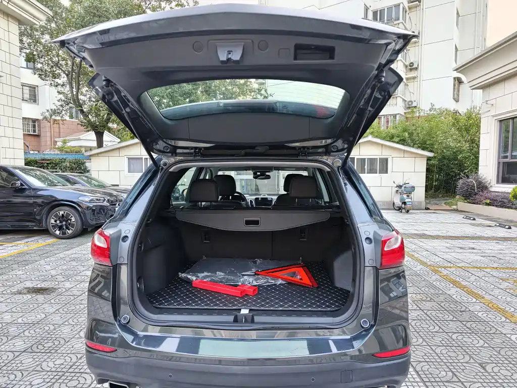 Chevrolet Equinox — миниатюра 14