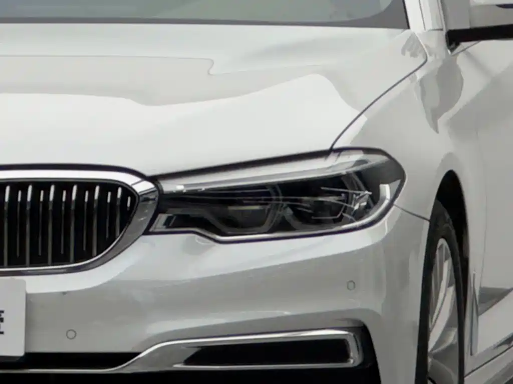 BMW 5 Series — миниатюра 3