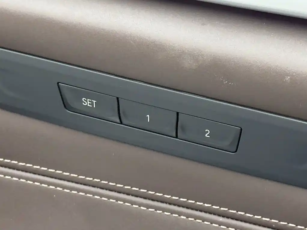 BMW 5 Series — миниатюра 16