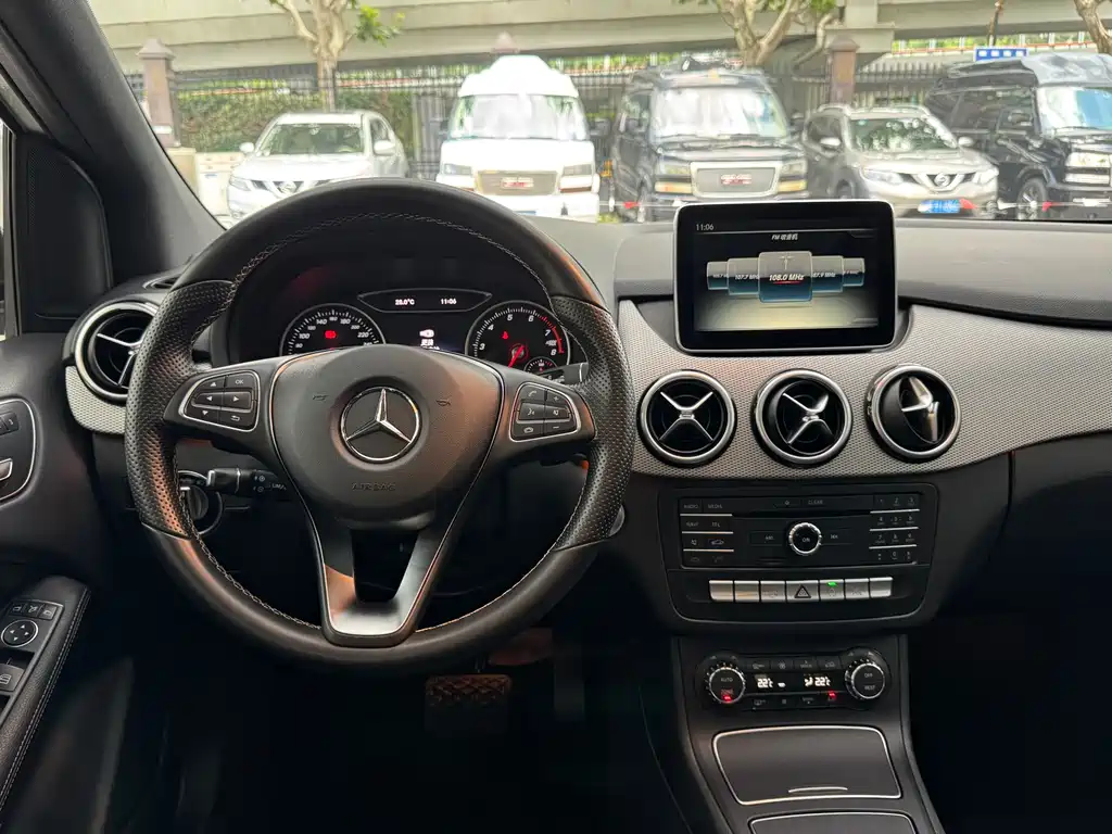 Mercedes-Benz B-Class B 2015 B 200 Luxury