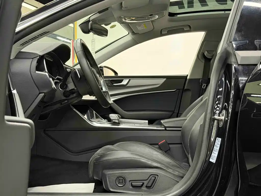 Audi A7L — миниатюра 8