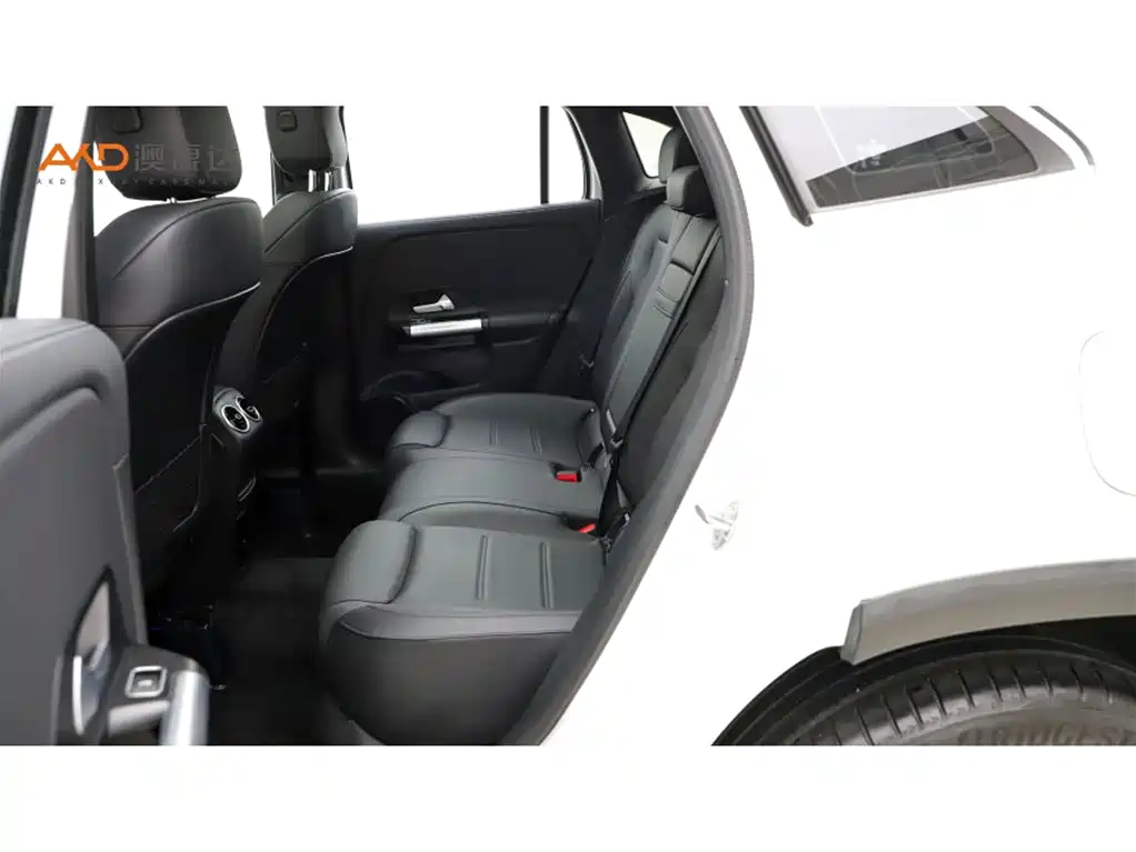 Mercedes-Benz GLA — миниатюра 7