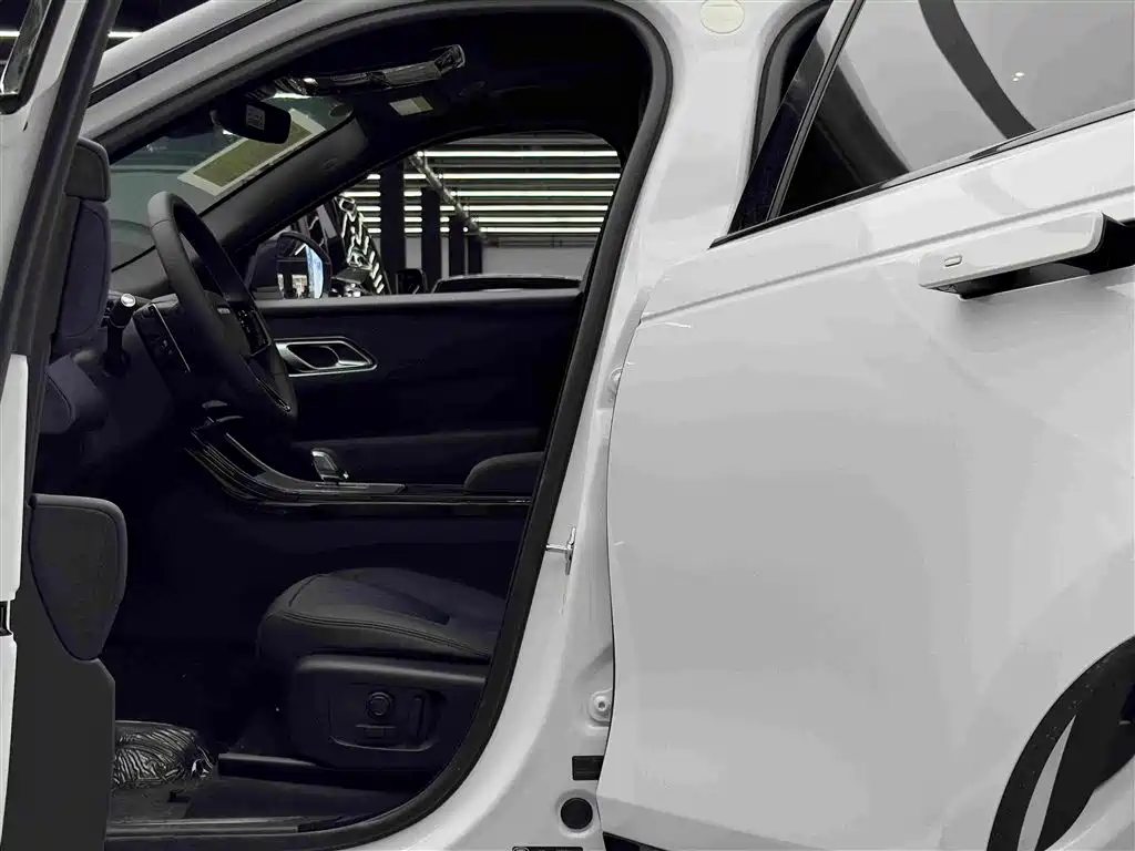 Land Rover Velar — миниатюра 8