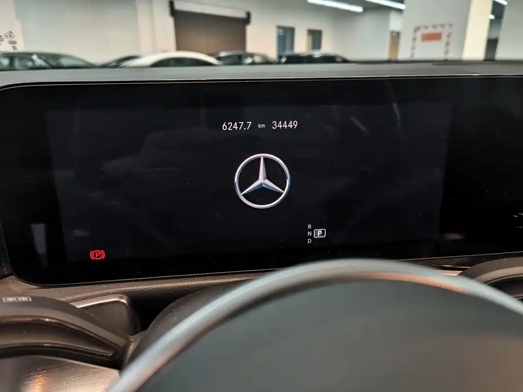 Mercedes-Benz GLB — миниатюра 8