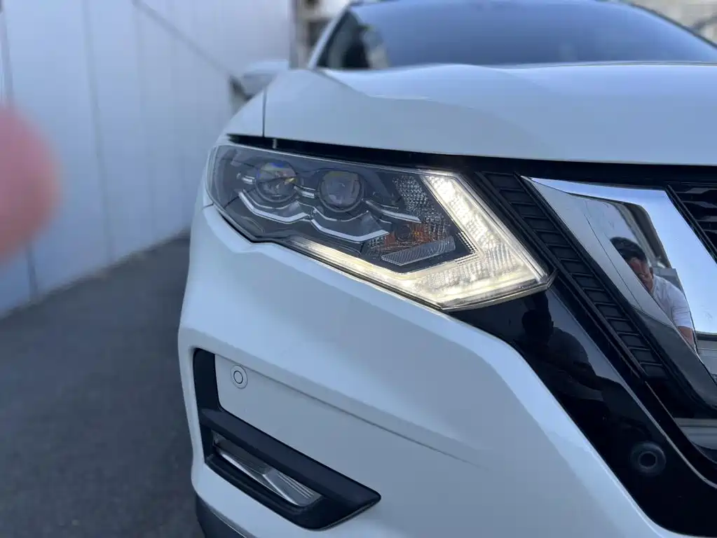 Nissan X-Trail — миниатюра 8