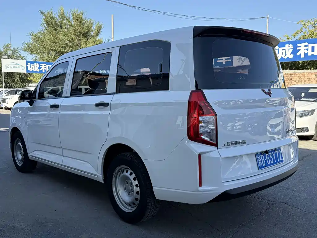 Wuling Hongguang PLUS — миниатюра 7