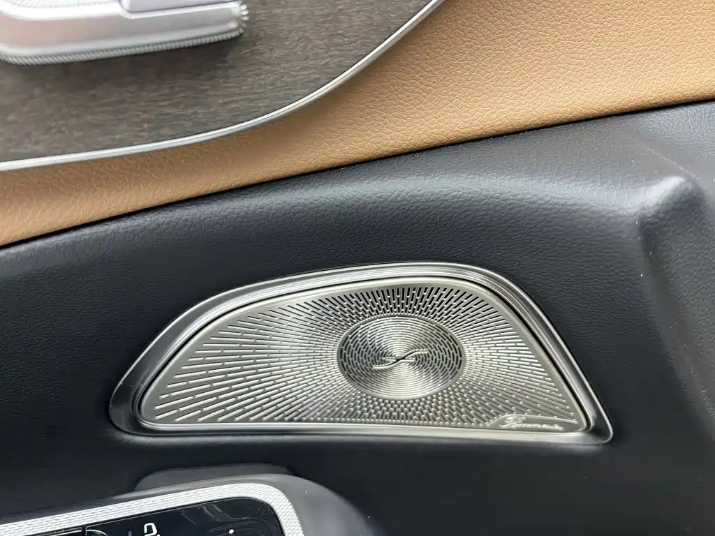 Mercedes-Benz E-Class — миниатюра 37