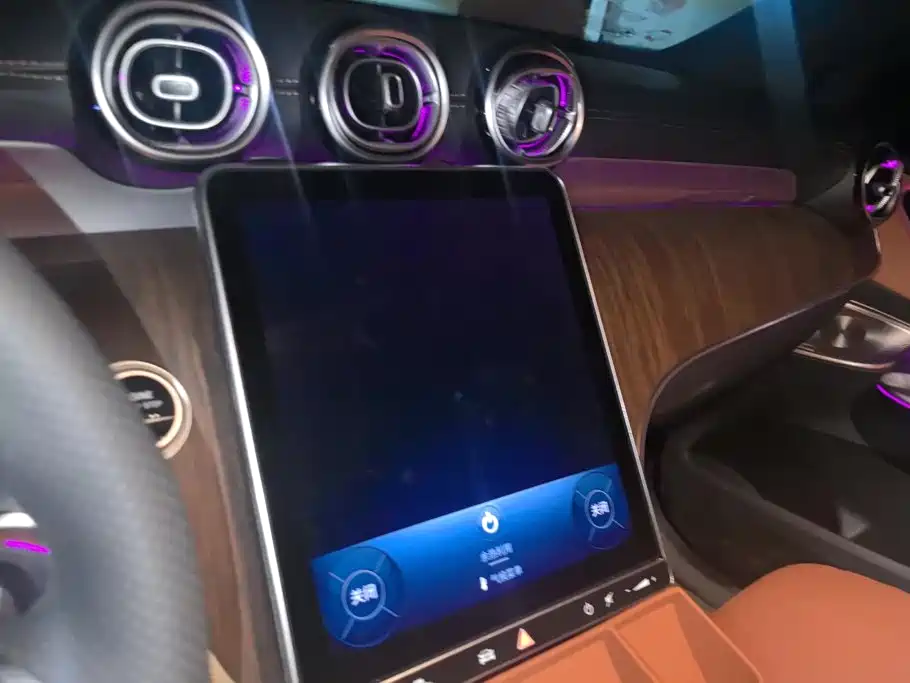 Mercedes-Benz GLC — миниатюра 13