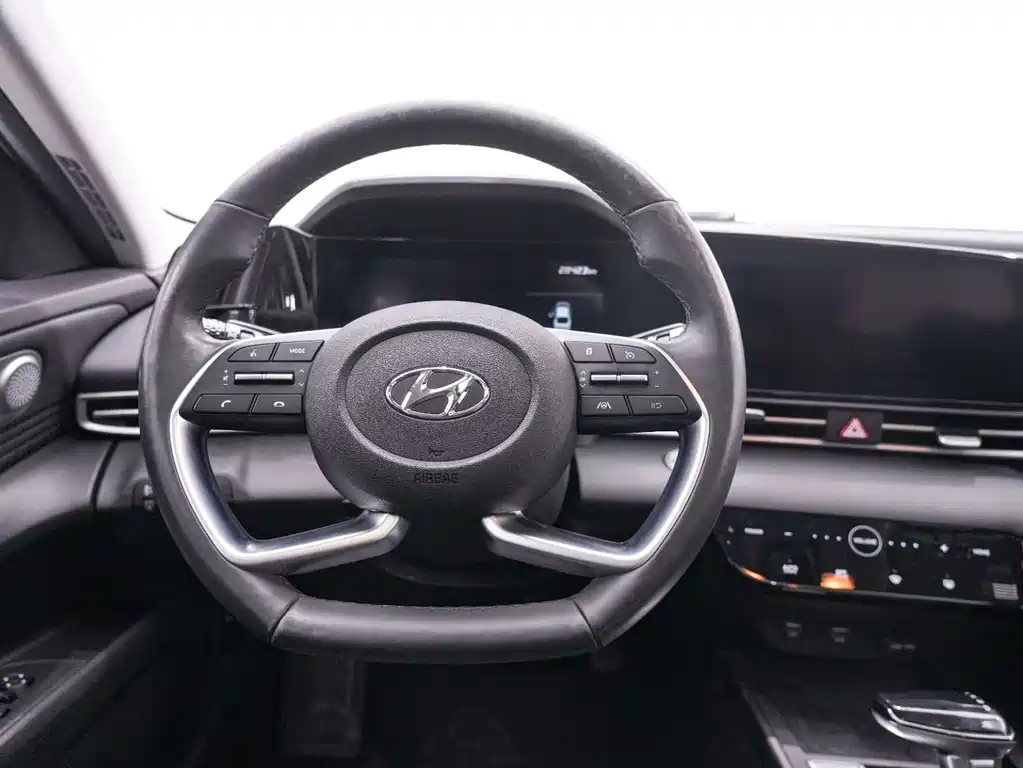 Hyundai Elantra — миниатюра 19