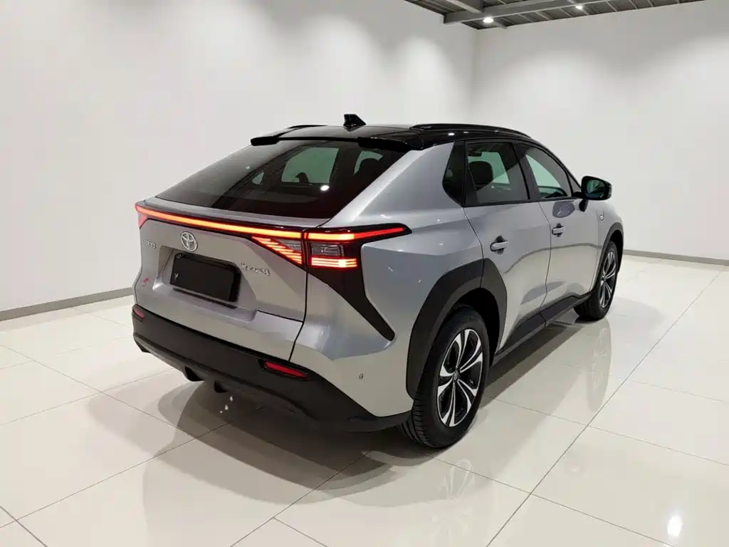 Toyota bZ4X — миниатюра 6