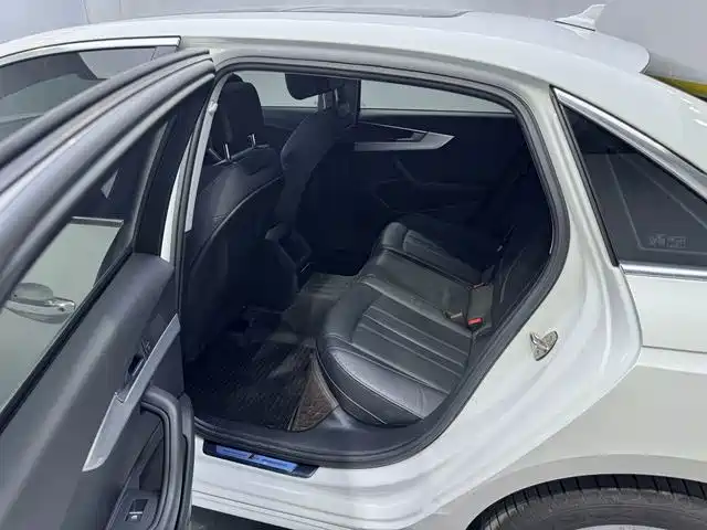 Audi A4L — миниатюра 12