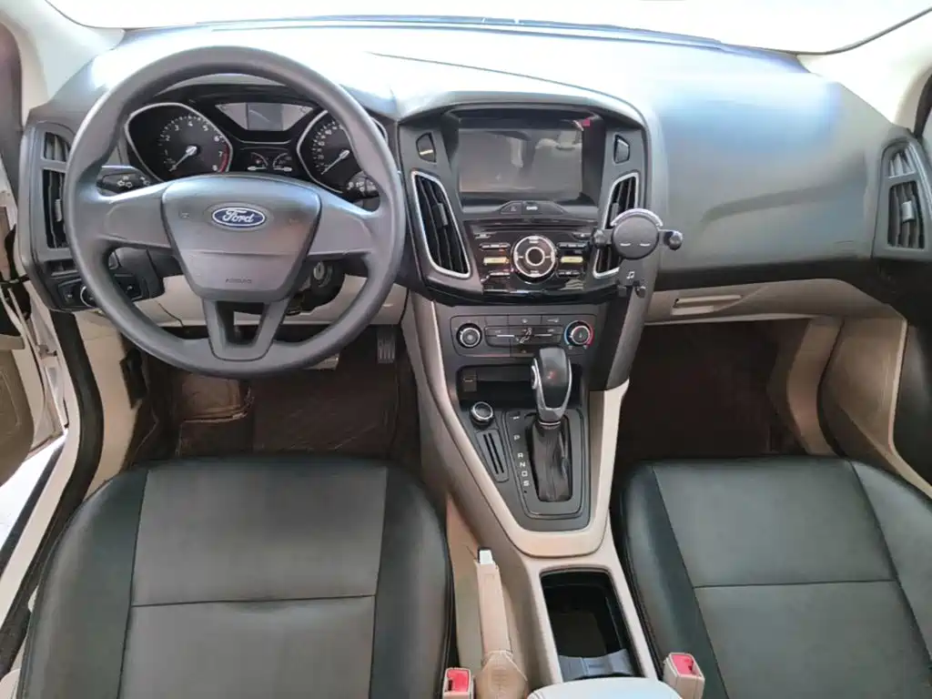 Ford Focus — миниатюра 10
