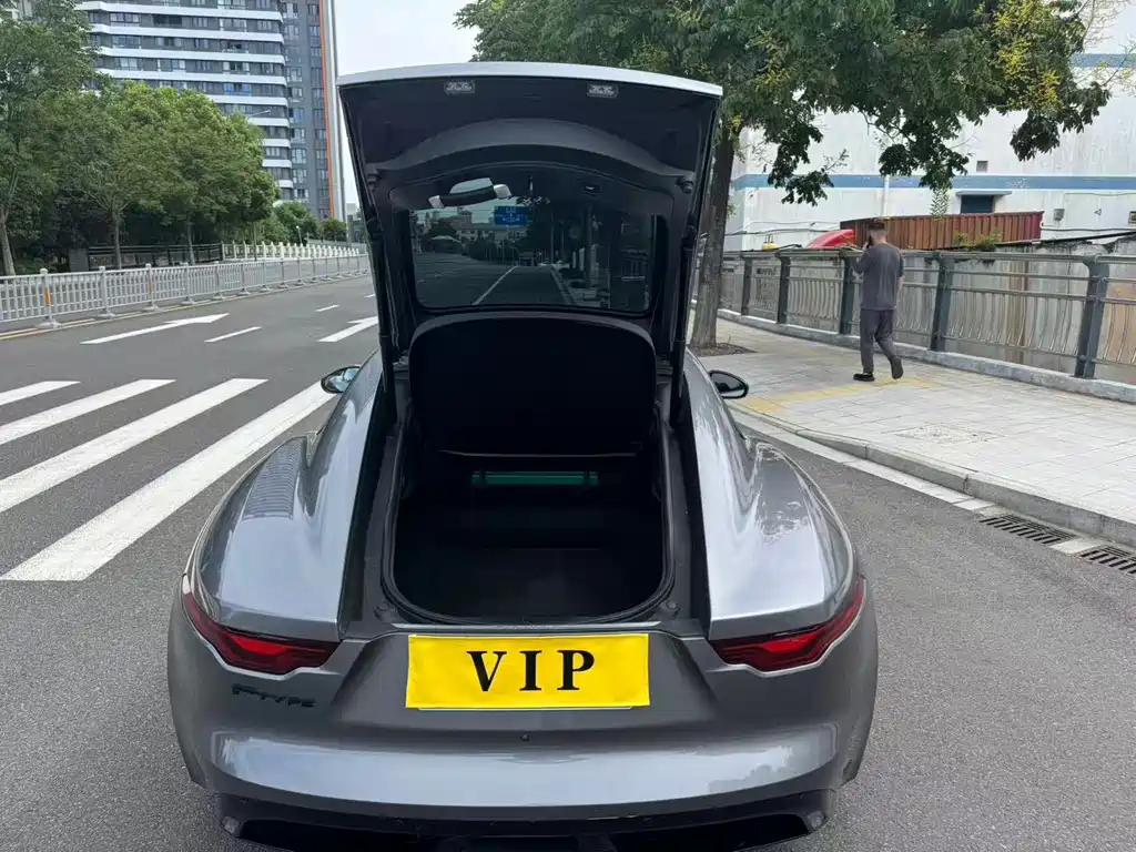Jaguar F-TYPE — миниатюра 10