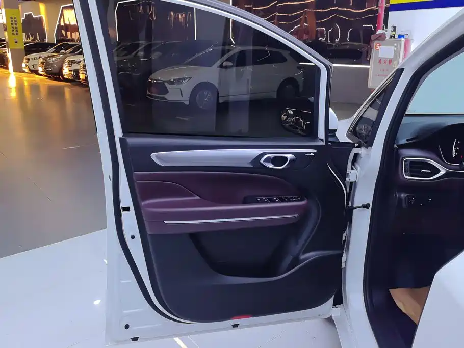 GAC Motor Trumpchi M6 — миниатюра 7