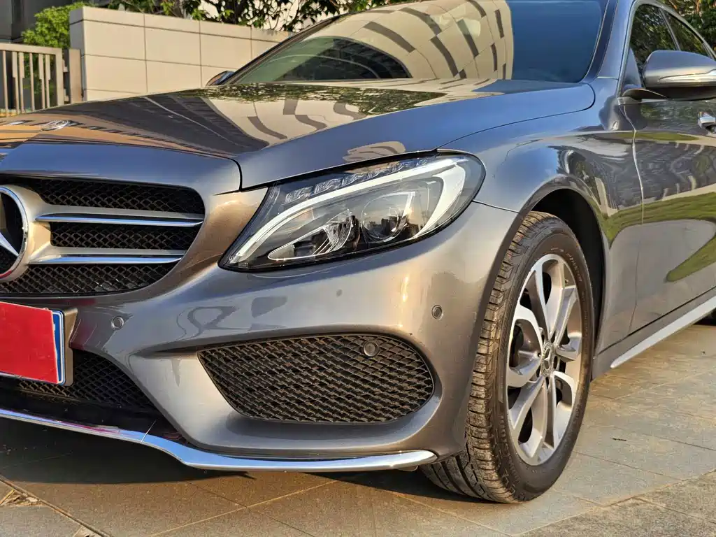 Mercedes-Benz C-Class — миниатюра 4