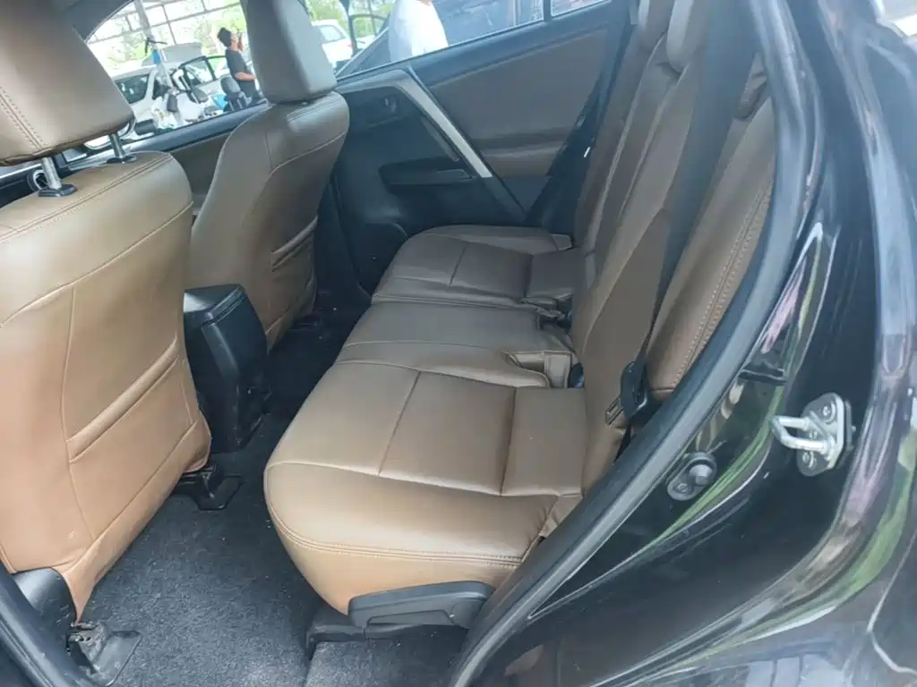 Toyota RAV4 — миниатюра 17