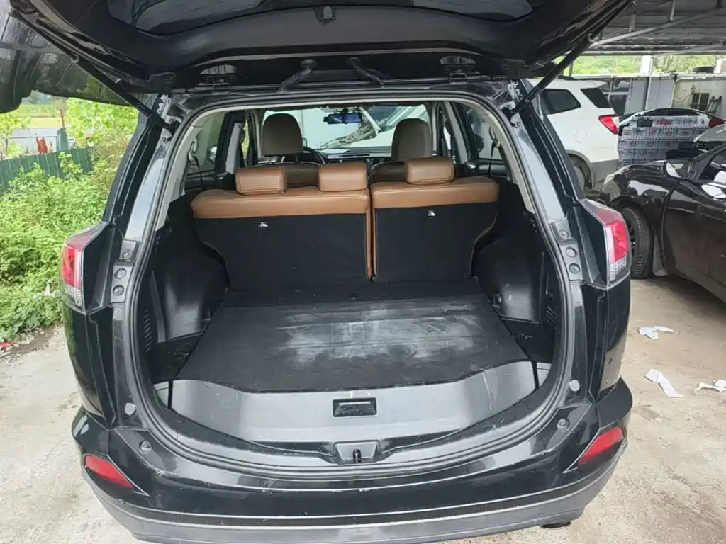 Toyota RAV4 — миниатюра 19