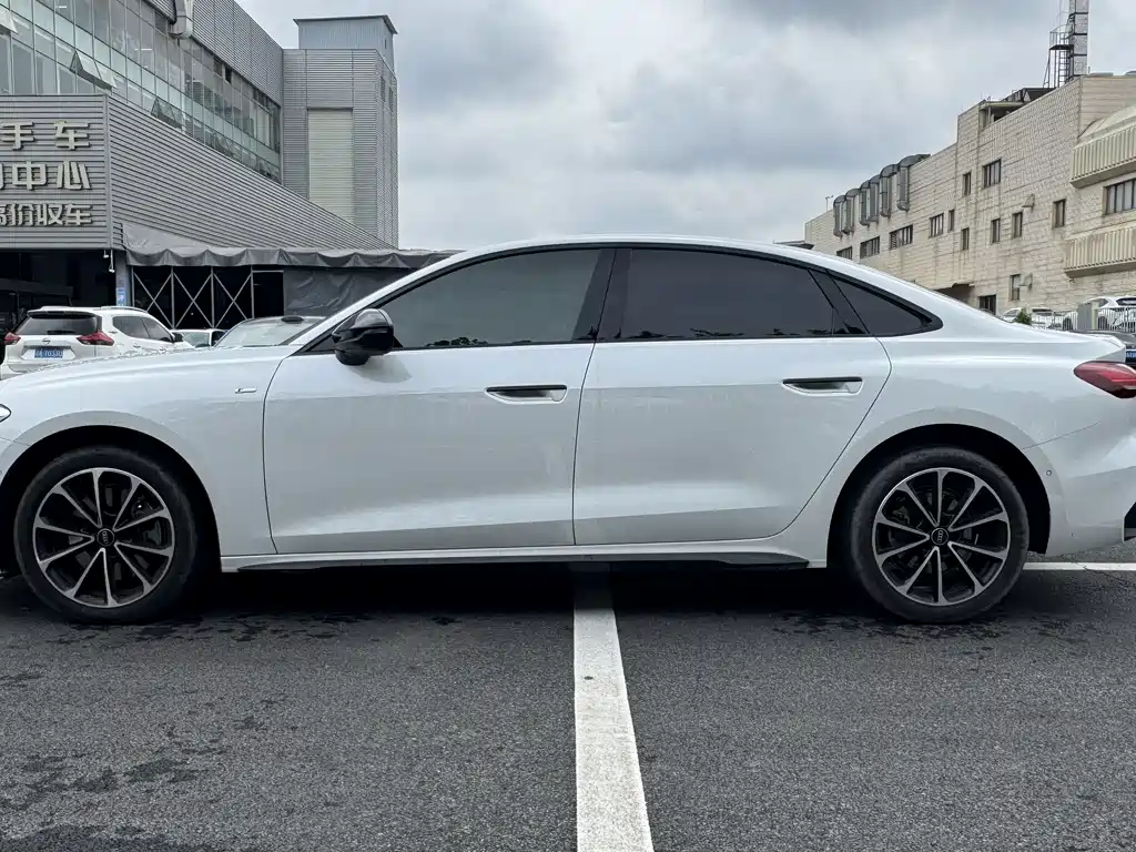 Audi Audi A5L — миниатюра 3