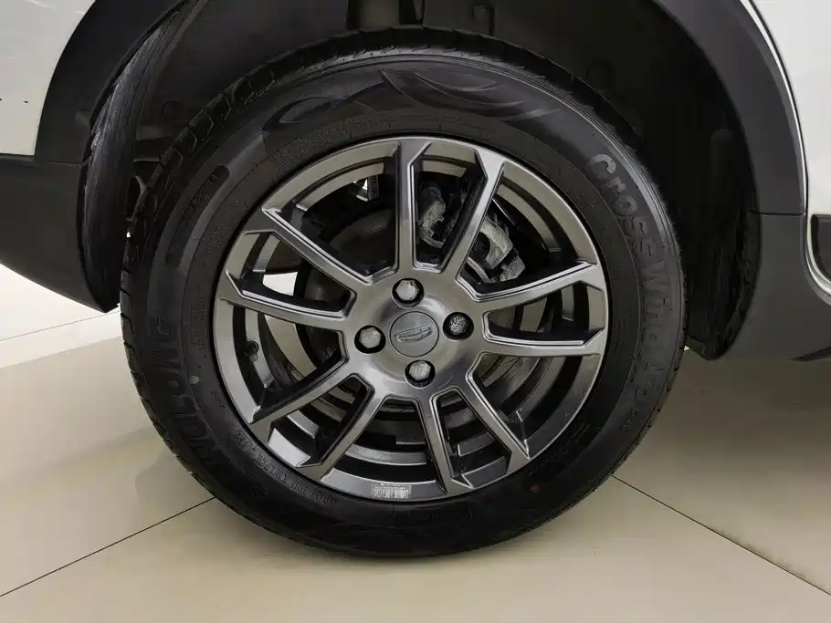 Geely Vision X3 — миниатюра 6
