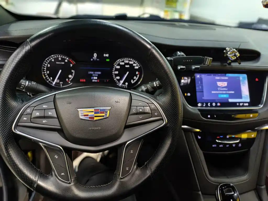 Cadillac XT5 — миниатюра 6