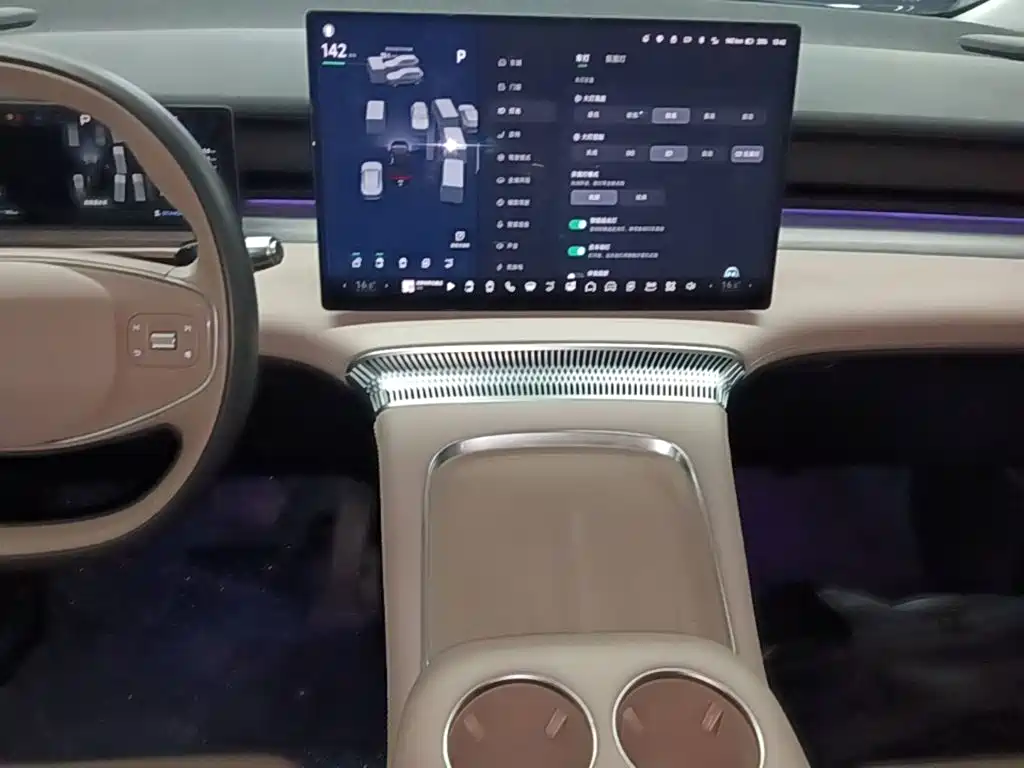 XPeng X9 — миниатюра 13