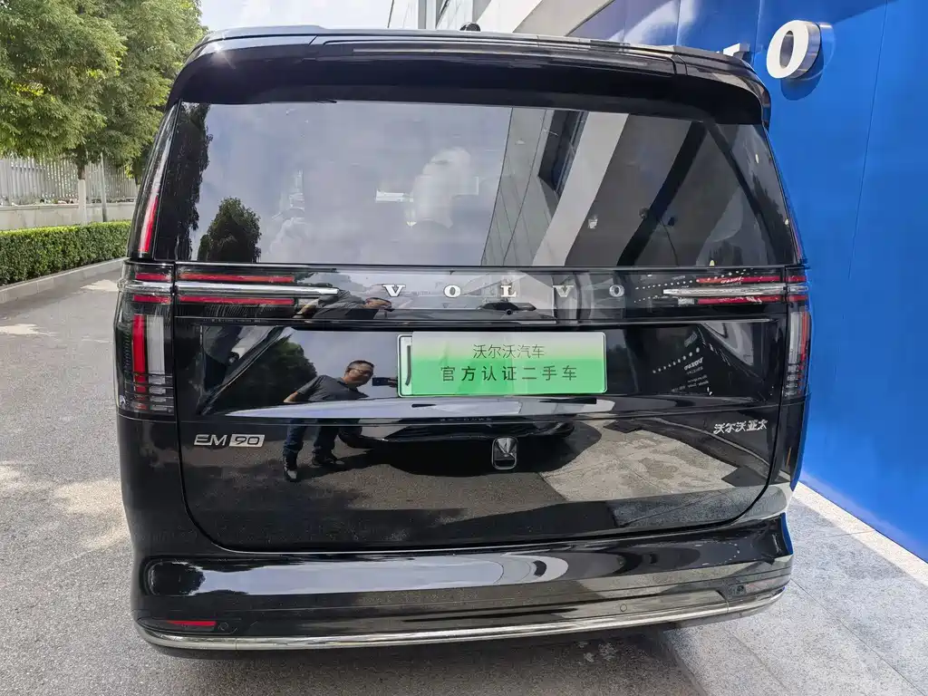 Volvo EM90 — миниатюра 6