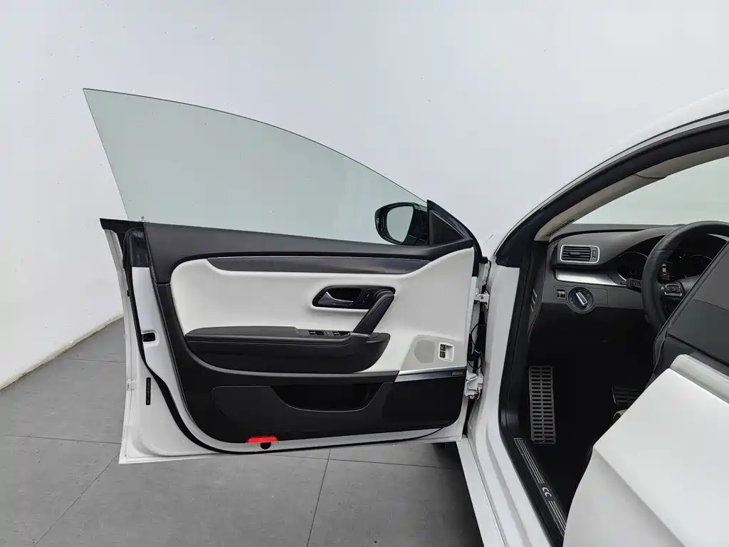 Volkswagen CC — миниатюра 8
