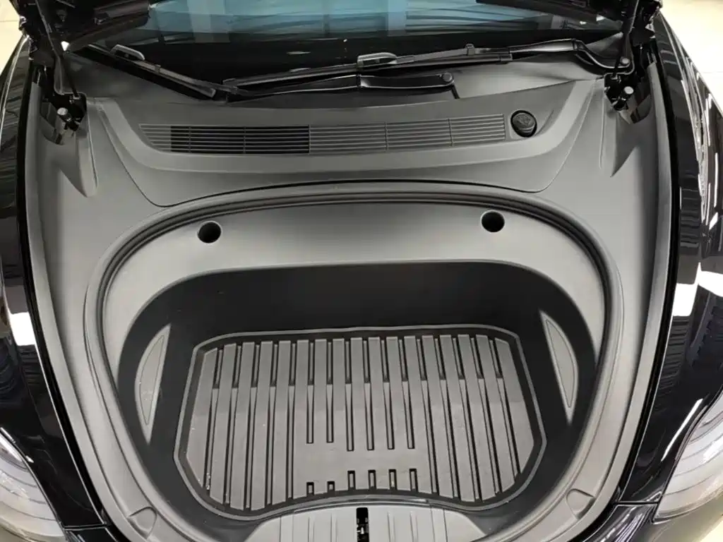 Tesla Model 3 — миниатюра 20