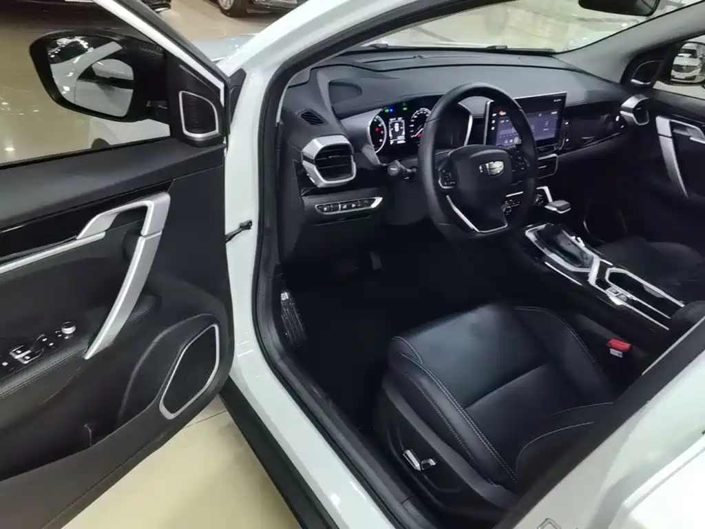Geely Binyue — миниатюра 16