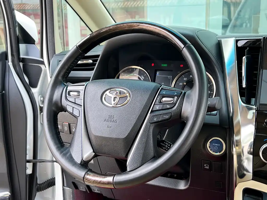 Toyota Alphard — фотографии объявления, Фото 15