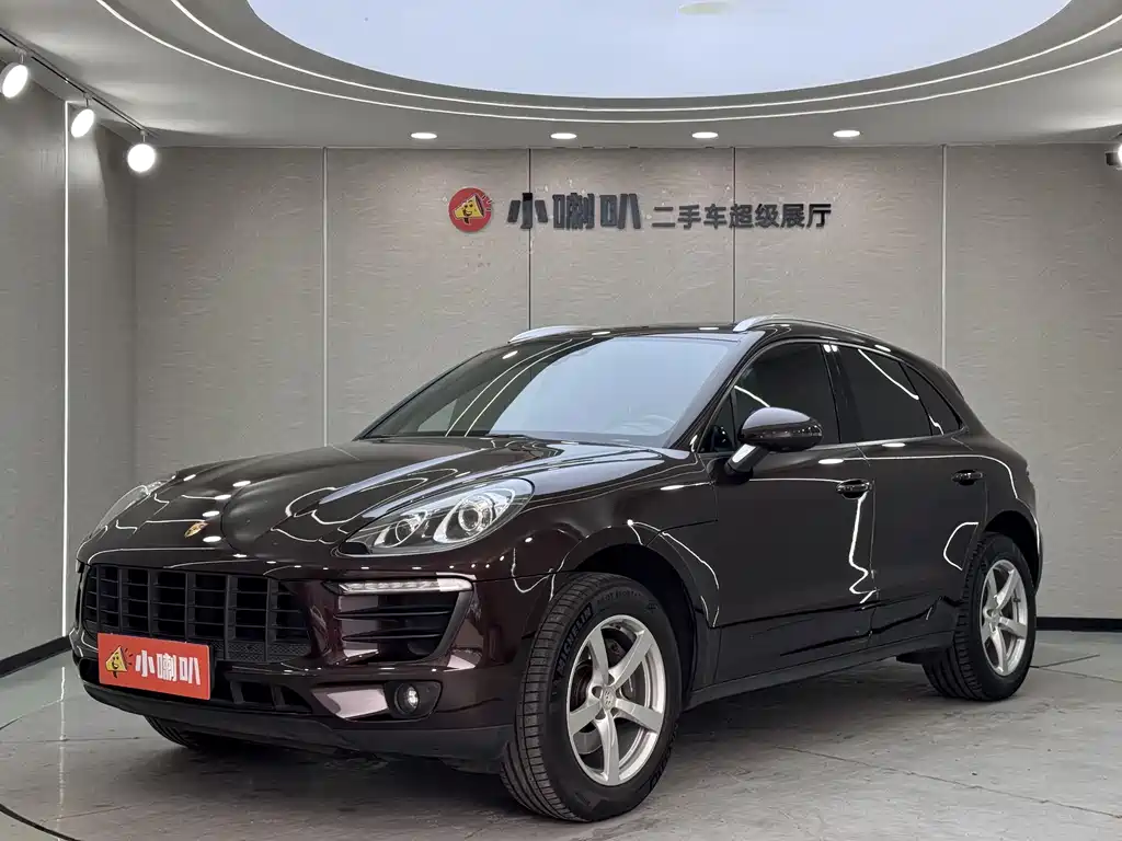 PORSCHE MACAN