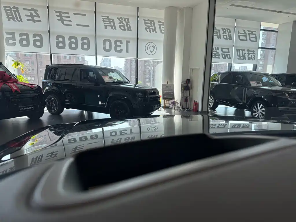 Land Rover Range Rover — миниатюра 6