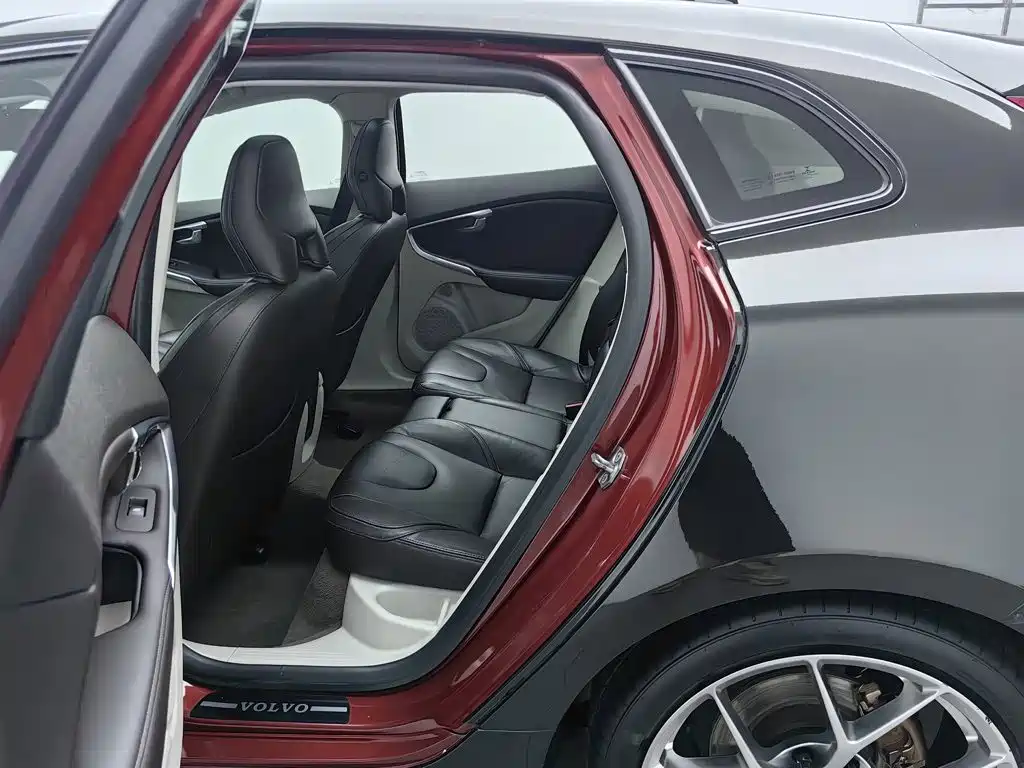 Volvo V40 — миниатюра 15