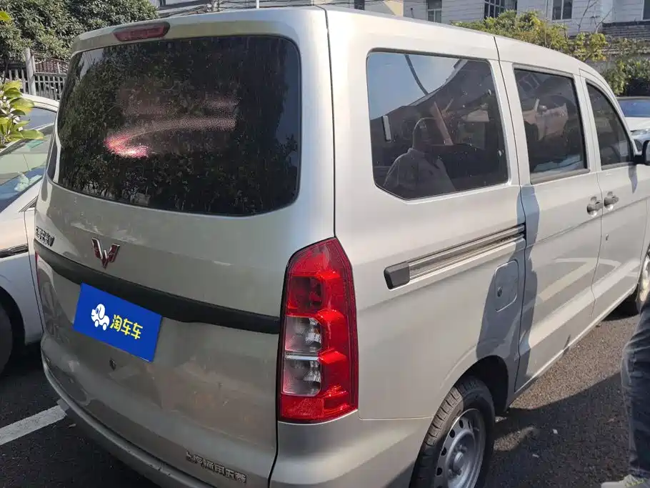Wuling Hongguang V — миниатюра 3