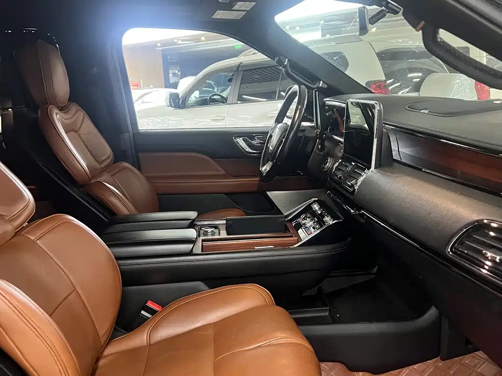 Lincoln Navigator — миниатюра 4