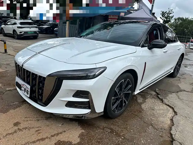 2025 Hongqi H6