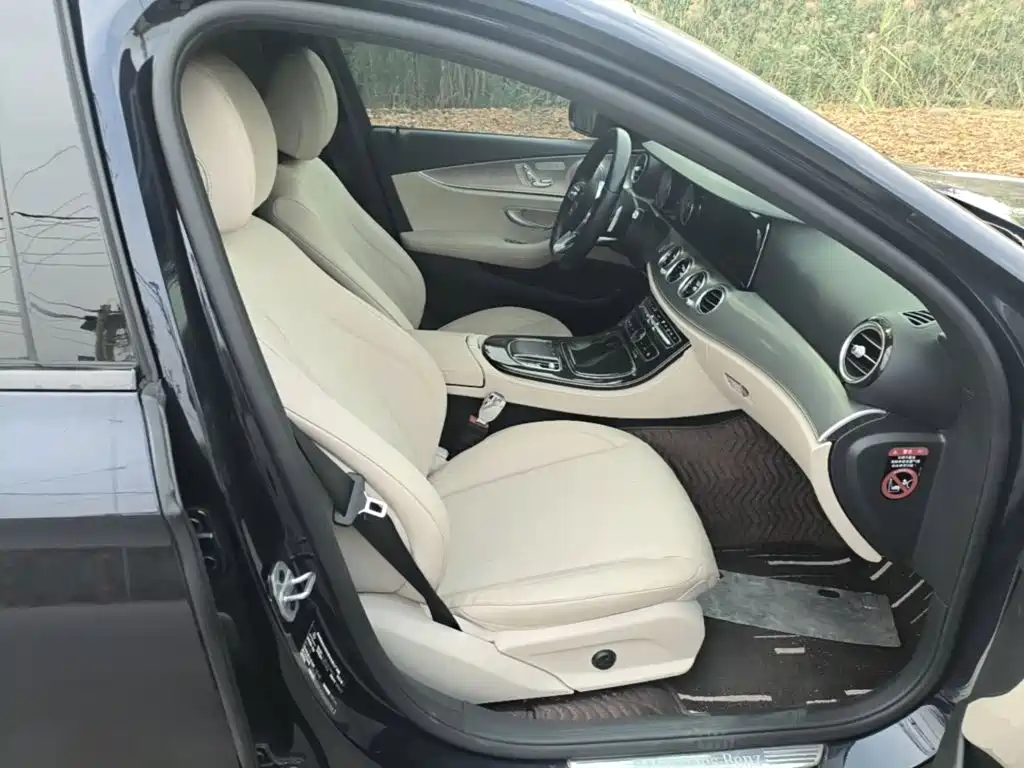 Mercedes-Benz E-Class (Import) — миниатюра 25