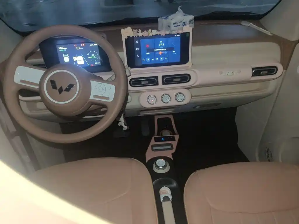 Wuling MINIEV — миниатюра 5