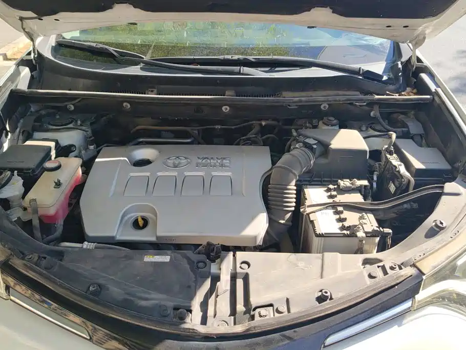 Toyota RAV4 — миниатюра 10