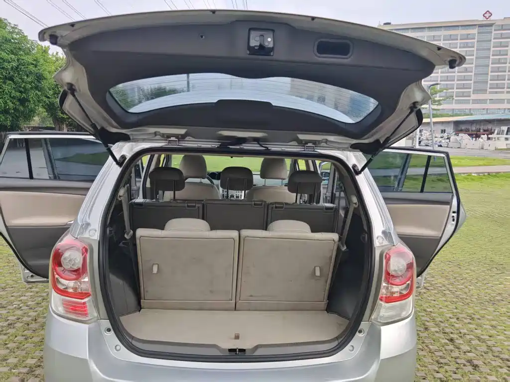 Toyota Verso — миниатюра 10