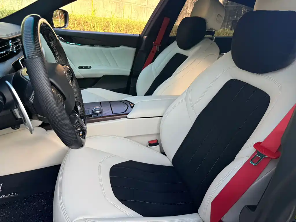 Maserati Quattroporte — миниатюра 10